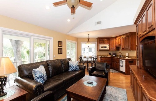 Fallbrook House | Catch Me a Cab-Active Winery House