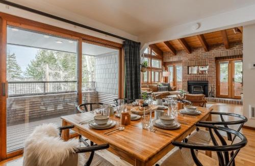Mammoth Lakes House | Cedar and Snow