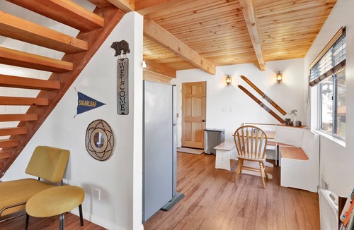 Sugarloaf Cabin | Cedar Chalet- Sugarloaf Retreat w/Hot Tub