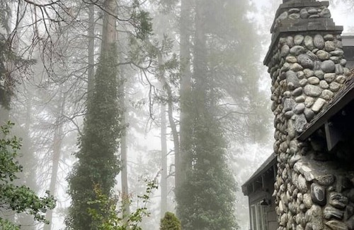 Twin Peaks Ski Chalet | Cedar Snow Cottage in Alps of Lake Arrowhead