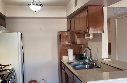 Rampart Village Apartment | Center located in Los Angeles, 2 bedroom 2 baths, close to everthing