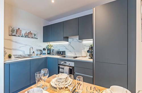 Marlborough Apartment | Central Harrow Balcony Sleeps 6 10 Mins To Wembley