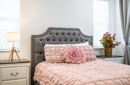 Airport Area House | Central Location Cozy Private Bedroom w Bathroom