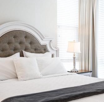 Airport Area House | Central Location Master Bedroom w Shared Bathroom