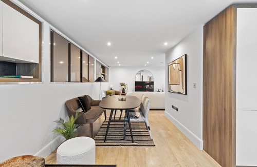 Haverstock House | Central London Primrose Spacious 5* Maisonette 3BR/3BA Townhouse