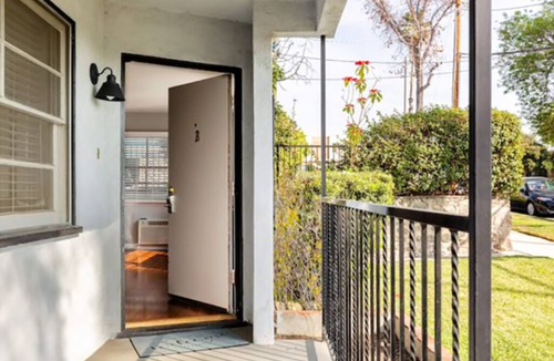 Pasadena Apartment | Central of Pasadena, Walking Distance to Shops and Metro, Close to Old Town