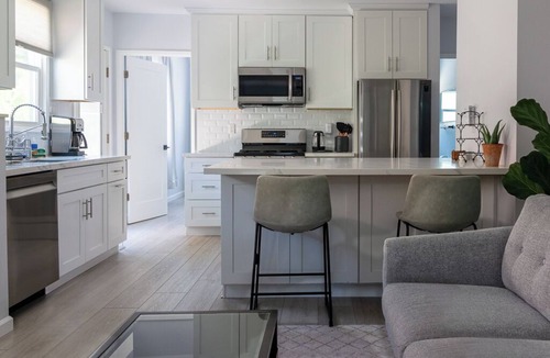 South Pasadena House | Centrally Located, Clean and Modern Home in South Pasadena