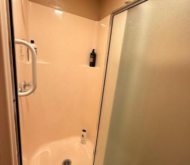 Cutten Apartment | Centrally located adu