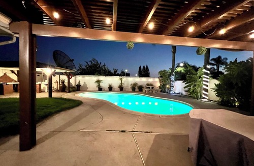 Colton House | Centrally Located- NEAR Ontario International Airport, NOS Center, Toyota Center