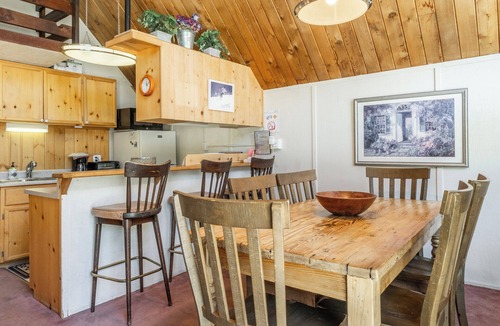 Mammoth Lakes Ski Chalet | Chalet #15, Charming Ski in/Ski Out Steps to the