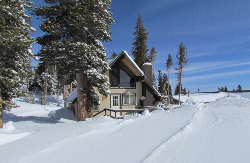 Mammoth Lakes Ski Chalet | Chalet #19, Closest Chalet to the Gondola 5 Bedroo