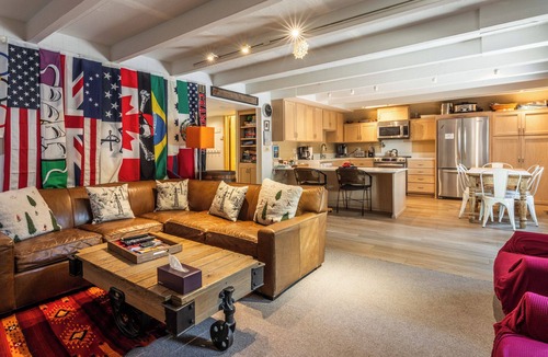 Mammoth Lakes Ski Chalet | Chalet #21, Slope Side Ski in Ski Out Spacious Fam
