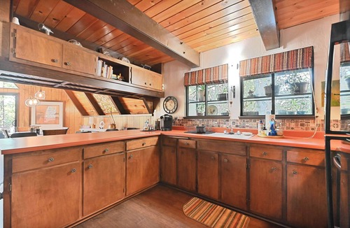 Hathaway Pines Ski Chalet | Chalet in Stanislaus National Forrest near Murphys w/privacy and canyon views