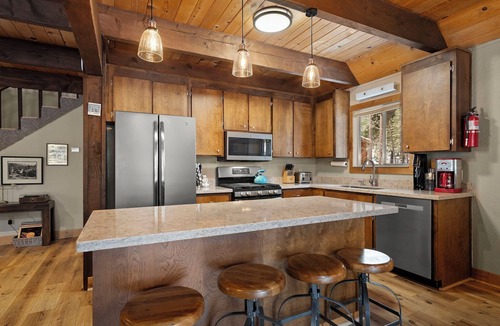 Chamberlands Ski Chalet | Chambers Dreamin'-Chambers Beach, Pool & Tennis, Beautiful 3 bedroom, 2 bath