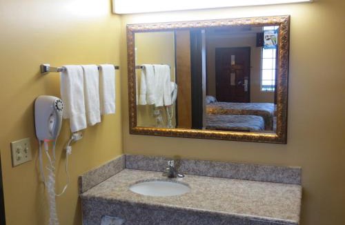 Glendale Hotel | Chariot Inn Glendale - Pasadena