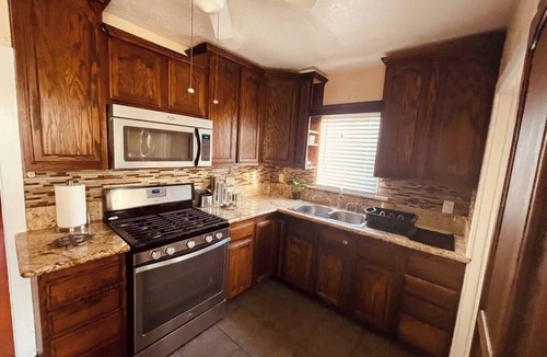 View Park-Windsor Hills Apartment | Charming, Cozy Casita!