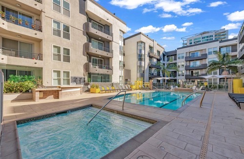 Marina del Rey Apartment | Charming 1-Bedroom by the Ocean · Free Parking · Pool · Gym · Hot Tub · BBQ