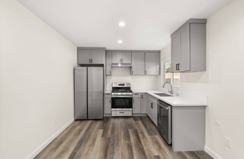 Harbor Apartment | Charming 1-bedroom House, with Dedicated Workspace, AC & W/D in Unit