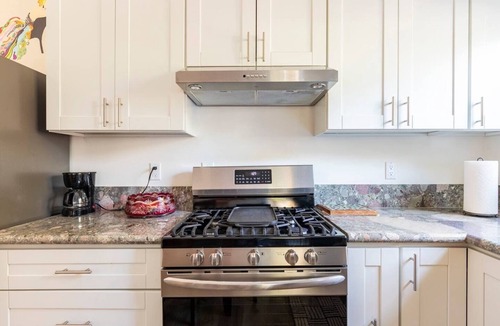 Fullerton House | Charming 1-bedroom house with AC and WiFi in lovely Fullerton