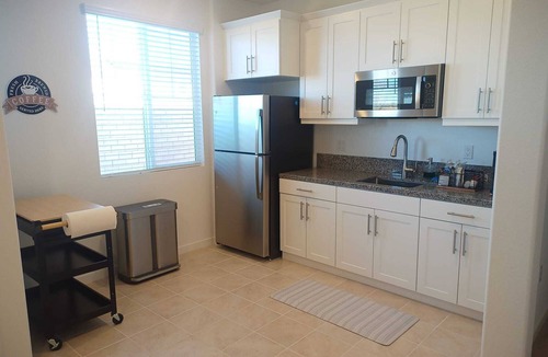 Redlands House | Charming 1-bedroom house in beautiful Loma Linda with AC