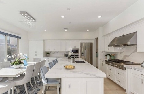 Irvine House | Charming 1-bedroom house in lovely Irvine with WiFi, AC