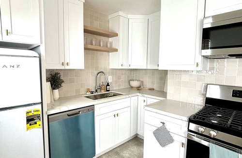 Mar Vista House | Charming 1-bedroom house in welcoming Los Angeles with laundry in-unit