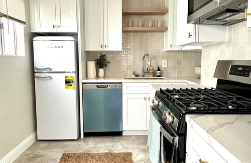 Mar Vista House | Charming 1-bedroom house in welcoming Los Angeles with laundry in-unit