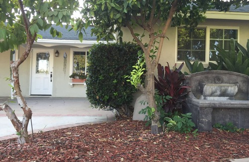 Lake Balboa House | Charming 1-bedroom house in awesome Los Angeles with AC, WiFi, Pool
