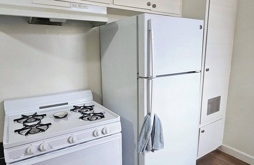 Koreatown Apartment | Charming 1-bedroom Apartment near Silverlake
