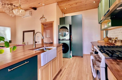 Eagle Rock House | Charming 1923 2-bedroom 2-bath home with WiFi and AC in Los Angeles, Eagle Rock