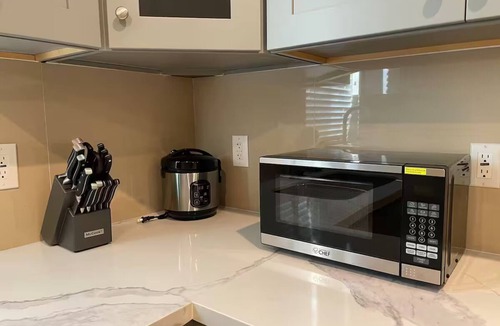 North Central House | Charming 2-bedroom/3 bathrooms unit in Pasadena with central AC