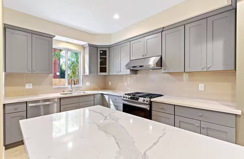 North Central House | Charming 2-bedroom/3 bathrooms unit in Pasadena with central AC