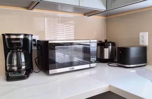 North Central House | Charming 2-bedroom/3 bathrooms unit in Pasadena with central AC