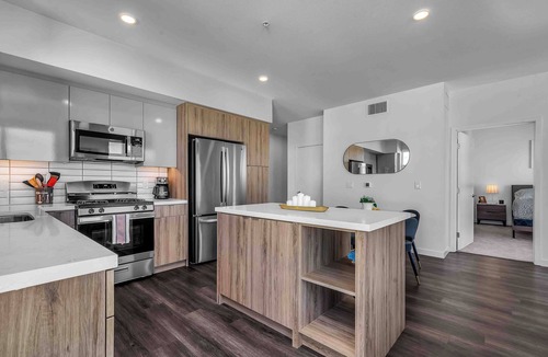 Santa Ana Apartment | Charming 2-bedroom apartment with AC, fitness room in tranquil Santa Ana