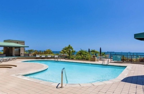 Bluff Park Condo | Charming 2-bedroom condo in delightful Long Beach with AC, WiFi