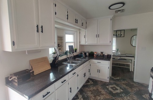 Los Angeles House | Charming 2-bedroom house with WiFi, AC in wonderful Inglewood near SOFI