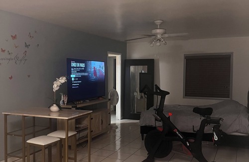 Valinda House | Charming 2-bedroom house in delightful La Puente with WiFi, fitness equipment