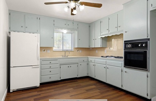 Arlington House | Charming 2-bedroom house in lovely Riverside with AC