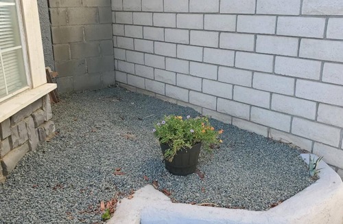 Palmdale House | Charming 2-bedroom house with WiFi, AC in lovely Palmdale