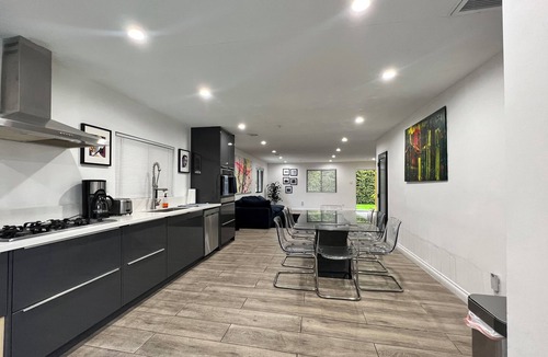 North Central House | Charming 2-bedroom house in delightful Pasadena with AC