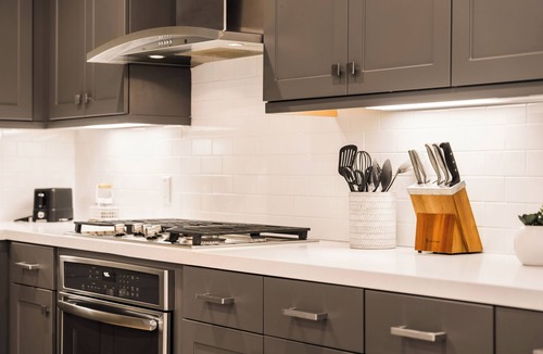 Airport Area Apartment | Charming 2-bedroom in Irvine Center