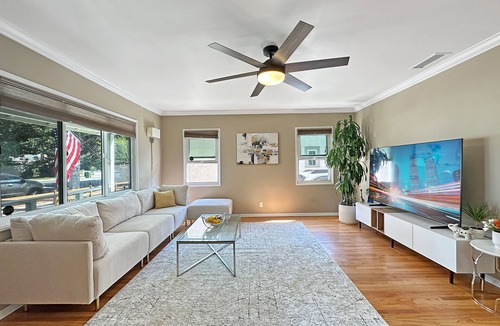 West Los Angeles House | Charming 2-bedroom house in beautiful West Los Angeles