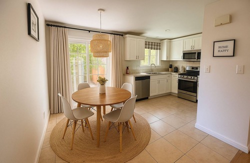 North Central House | Charming 2-bedroom with WiFi and AC in delightful Pasadena