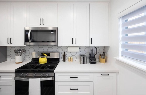 Grant Hill House | Charming 2BR Oasis w/Fire Pit & BBQ, Downtown SD