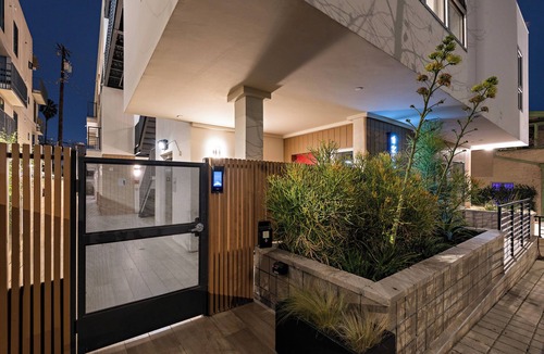 West Hollywood Condo | Charming 3-bedroom condo with AC and WiFi in lovely West Hollywood