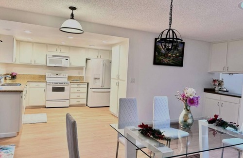 Pleasant Hill House | Charming 3-bedroom house with WiFi and AC in Pleasant Hill
