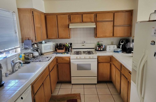 Lamanda Park House | Charming 3-bedroom Condo w/Patio - Cal Tech Area