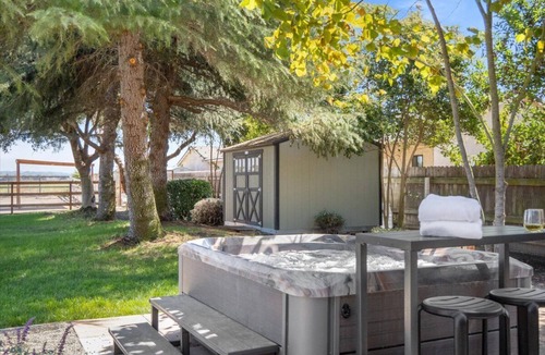 Los Alamos House | Charming 3-bedroom house in marvelous Los Alamos with WiFi, fitness room