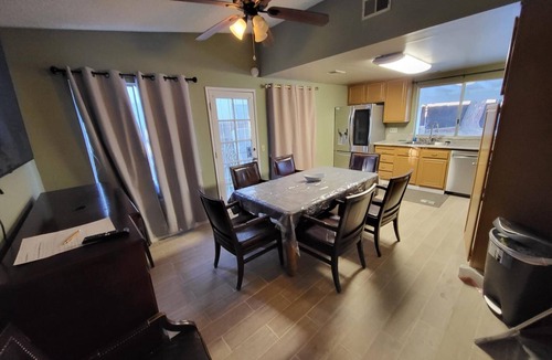 Lancaster House | Charming 3-bedroom house in enchanting Lancaster with AC, WiFi