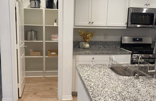 Beaumont House | Charming 3-bedroom house with WiFi, AC in marvelous Beaumont